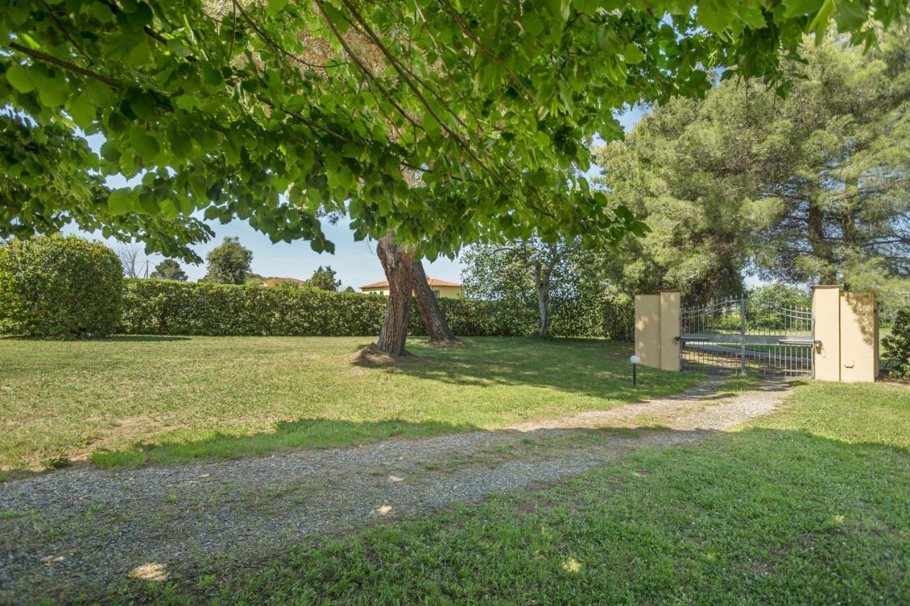 Podere Belvedere ลีวอร์โน ภายนอก รูปภาพ